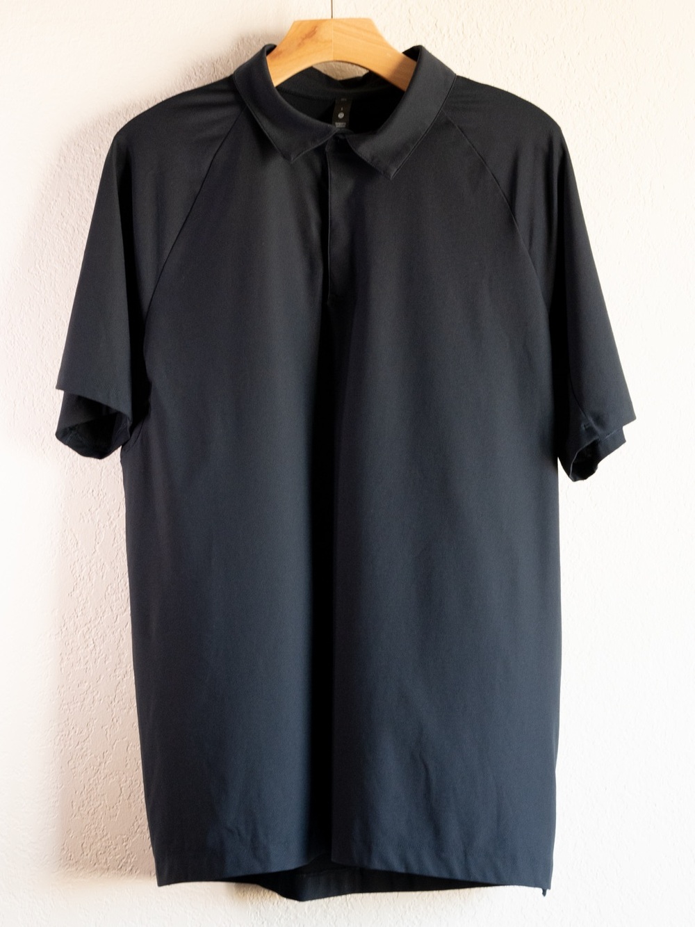 Lululemon Men's L Black Polo Shirt Hidden Snap Buttons